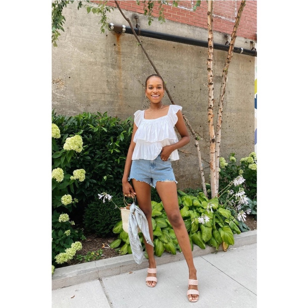 Vestique White Ruffled Top